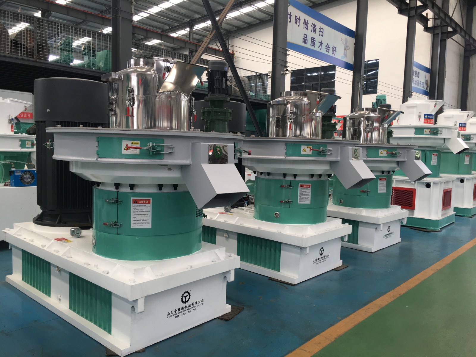 秸稈顆粒機(jī)展示圖 秸稈顆粒機(jī)展示圖