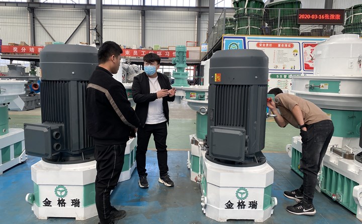 秸稈顆粒機(jī).jpg 秸稈顆粒機(jī).jpg