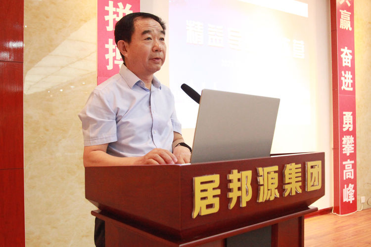 區(qū)工業(yè)和信息化局主任李永文.jpg 區(qū)工業(yè)和信息化局主任李永文.jpg