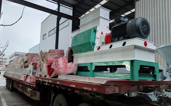 鋸末顆粒機即將發(fā)往河南鄭州.jpg 鋸末顆粒機即將發(fā)往河南鄭州.jpg