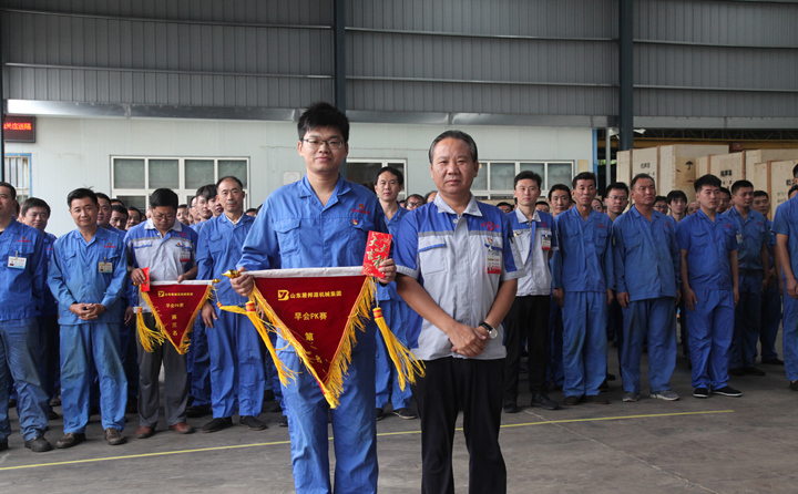 景重洋帶領(lǐng)金格瑞公司團隊在集團早會PK賽中獲得冠軍及“現(xiàn)場5S管理團隊第一名”.JPG 景重洋帶領(lǐng)金格瑞公司團隊在集團早會PK賽中獲得冠軍及“現(xiàn)場5S管理團隊第一名”.JPG