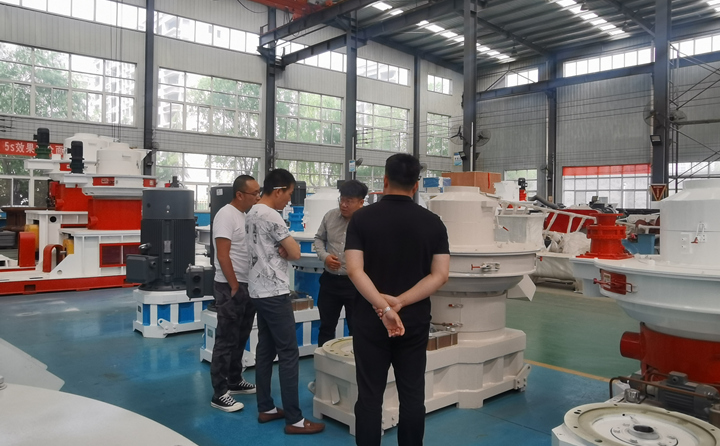 詳細(xì)了解木屑制粒機(jī)使用情況.jpg 詳細(xì)了解木屑制粒機(jī)使用情況.jpg