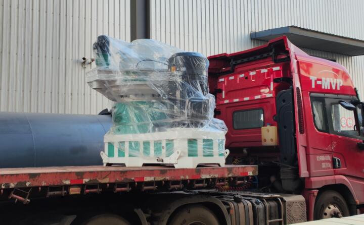 木屑顆粒機.jpg 木屑顆粒機.jpg