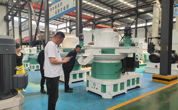 木材顆粒機(jī).jpg 木材顆粒機(jī).jpg