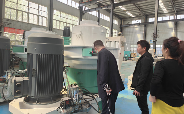 木屑顆粒機(jī)內(nèi)部結(jié)構(gòu).jpg 木屑顆粒機(jī)內(nèi)部結(jié)構(gòu).jpg