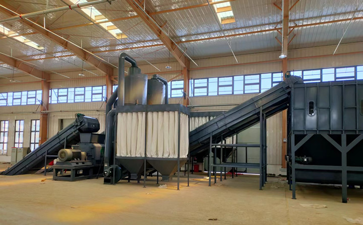 顆粒機(jī)生產(chǎn)線.jpg 顆粒機(jī)生產(chǎn)線.jpg