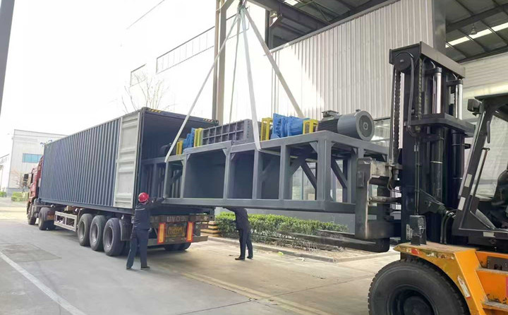 中國制造撕碎機(jī)發(fā)往巴基斯坦.jpg 中國制造撕碎機(jī)發(fā)往巴基斯坦.jpg